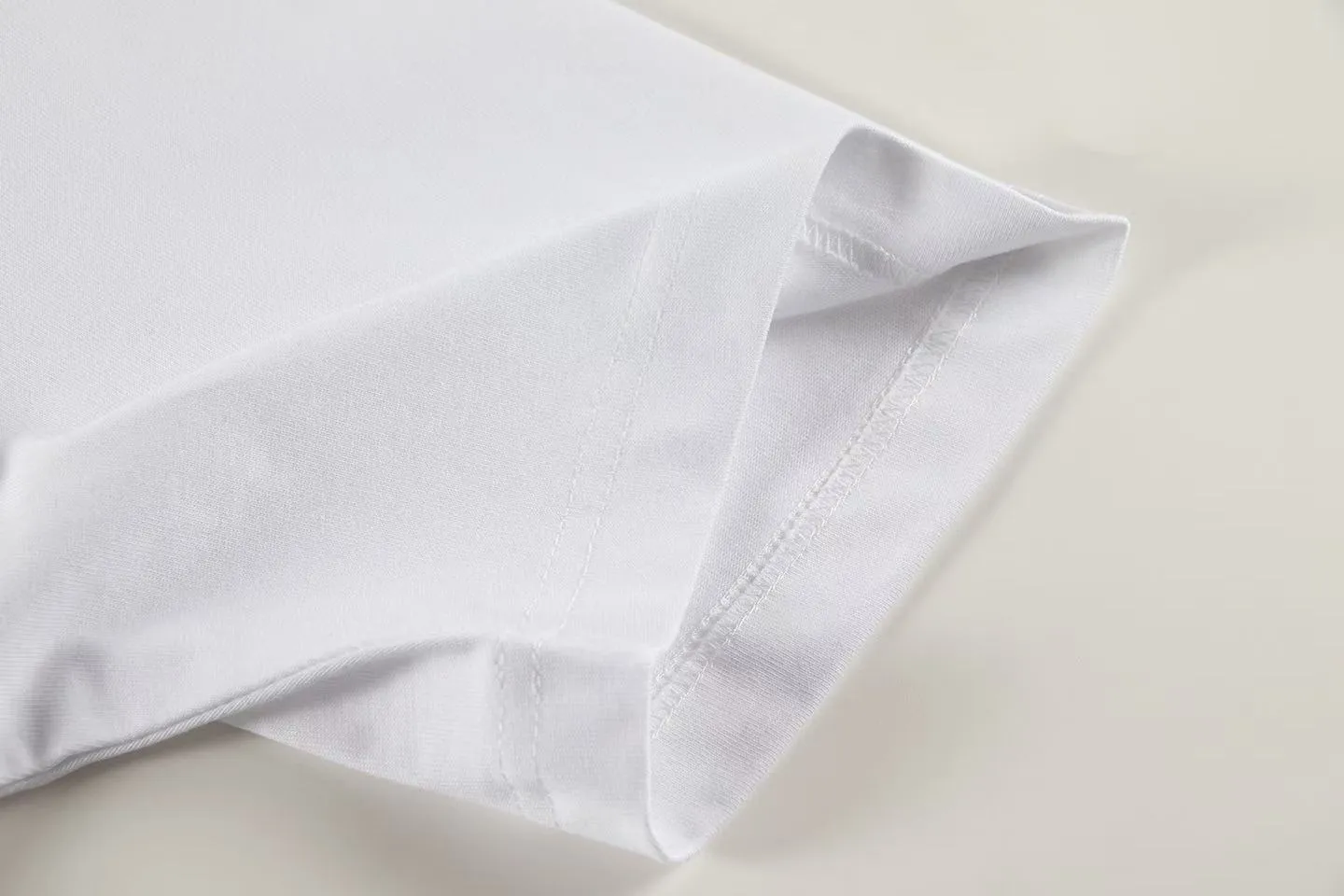 🅿️160 Style: 2026 new Louis Vuitton short-sleeved T-shirt Material: High version 300g double yarn combed cotton Size: S～XL Color: White Style number: Z030